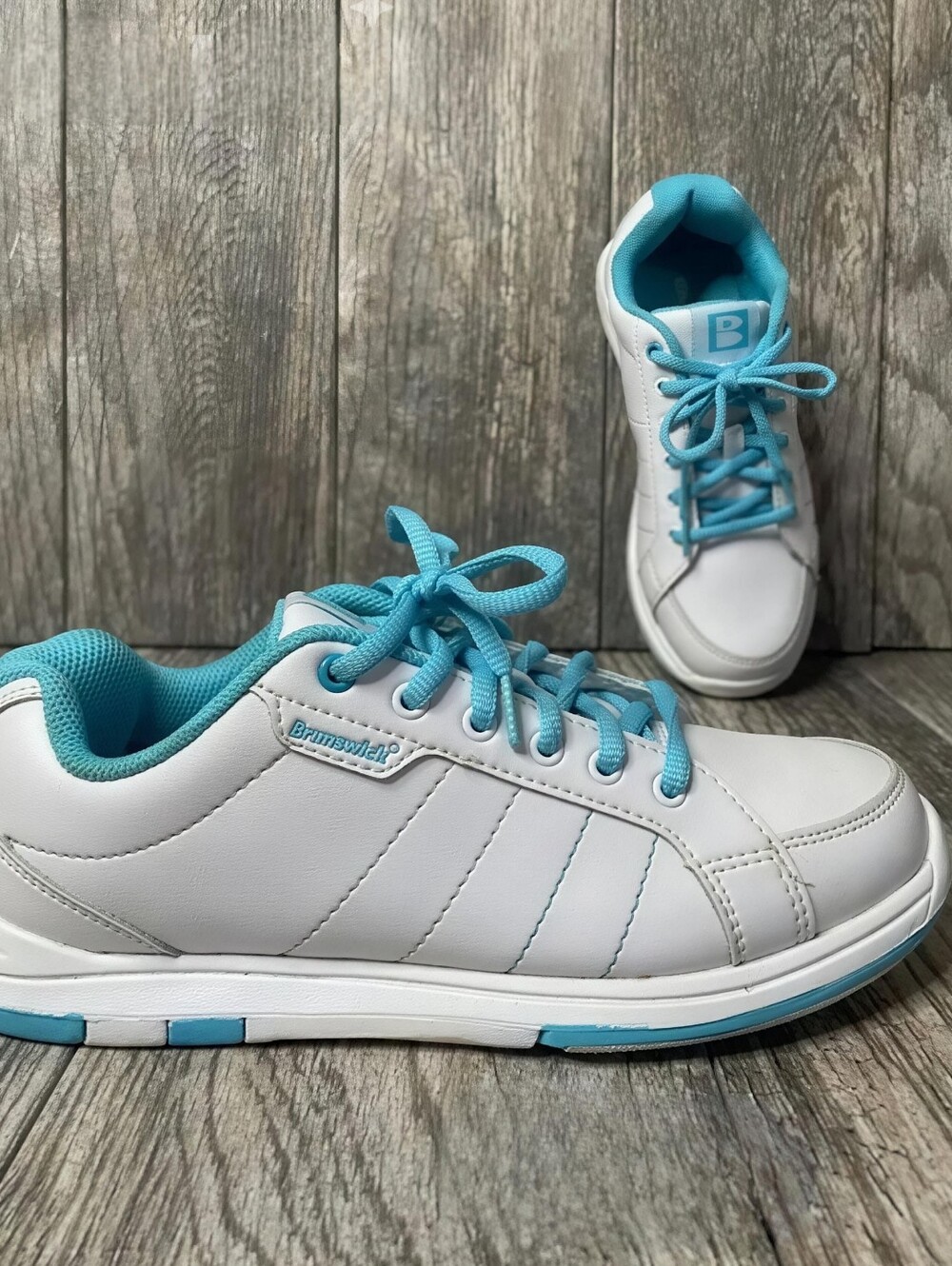 Brunswick Women's Satin Bowling Shoes Size 6 White/Aqua